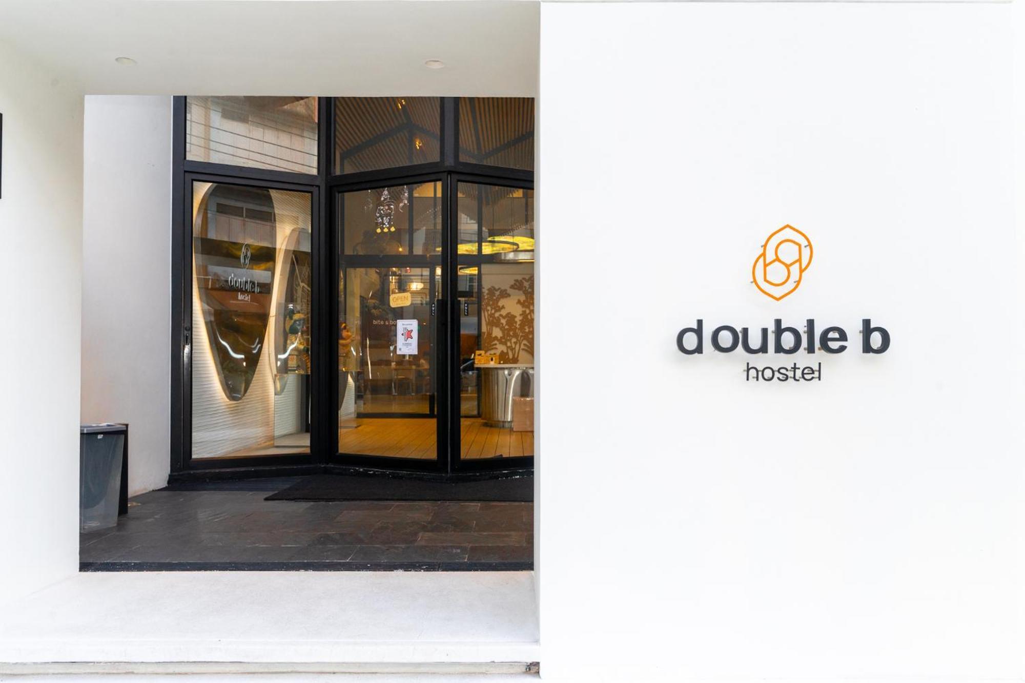 Double B Hostel Bangkok Bagian luar foto